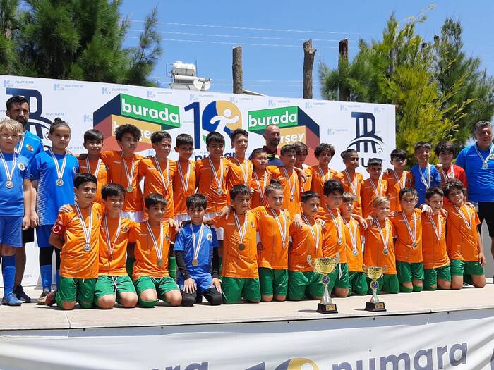 U10 takımımız Kuşadası’nda şampiyon oldu